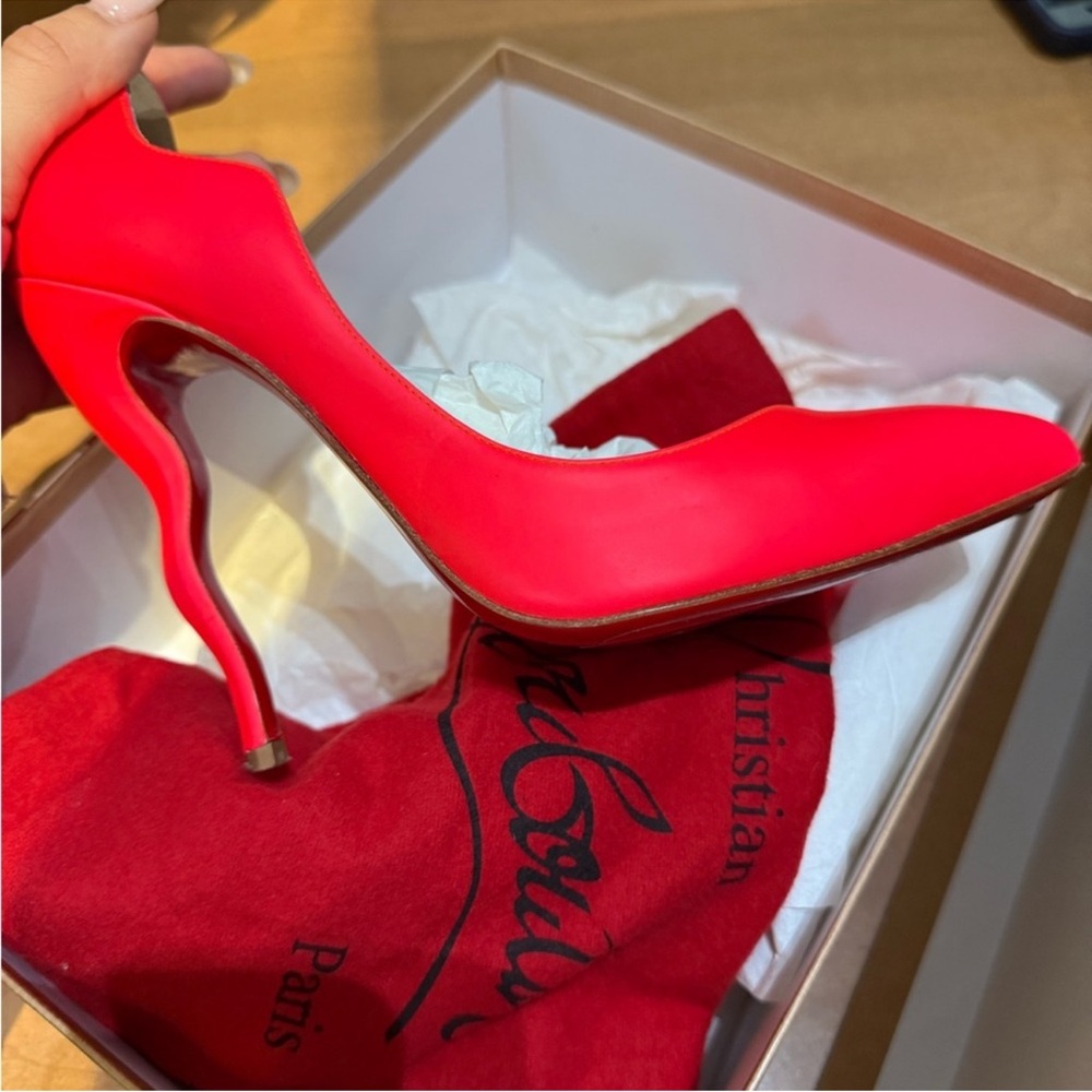 Christian Louboutin Vibrant Coral pink Heels - very rare, seen on Beyoncé
